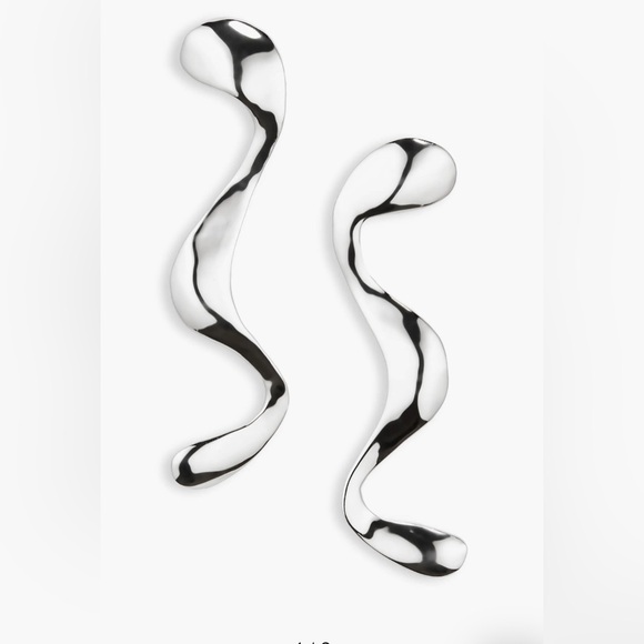 FARIS Viva Drop Earrings in Silver 265$ - Picture 3 of 4